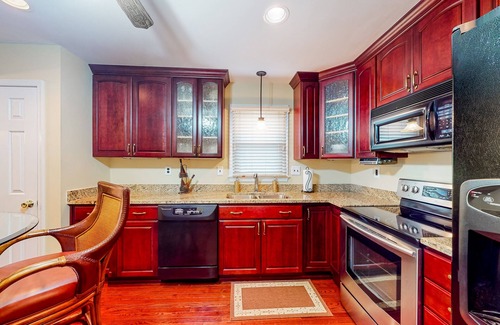 Bennsville Casa | Comfortable home outside of DC with private pool, balcony, washer/dryer, & AC