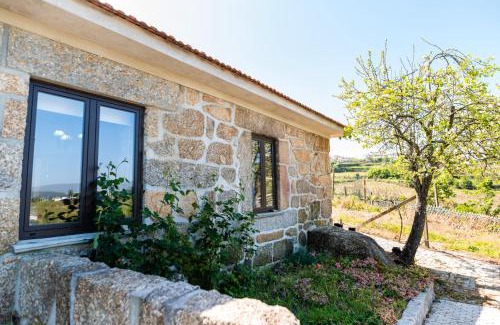 Castelo de Paiva Casa | Comfortable house in Fornos with shared pool