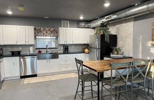 Rogers Casa | Comfortable house in the middle of Downtown Rogers!
