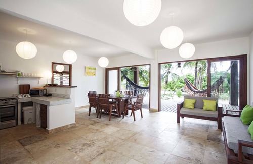 Icarai de Amontada Casa | Comfortable house, sea view, large garden, services, 50 m from the beach, kitesurfing.