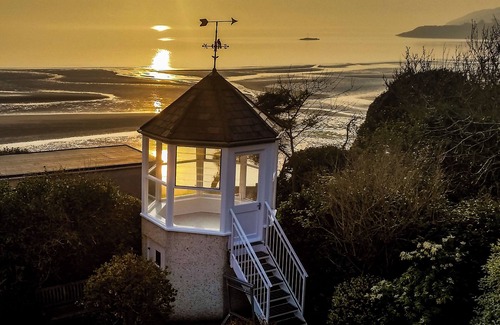 Ramsey Casa | Comfortable house with wonderful sea views across the huge sandy Ramsey Bay.