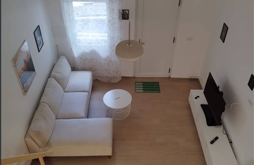 Latiano Apartamento | Comfortable indinpedent studio apartment, for singles, couples or family with children