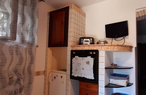 Lake Bracciano Apartamento | Comfortable independent apartment, with garden and private parking.