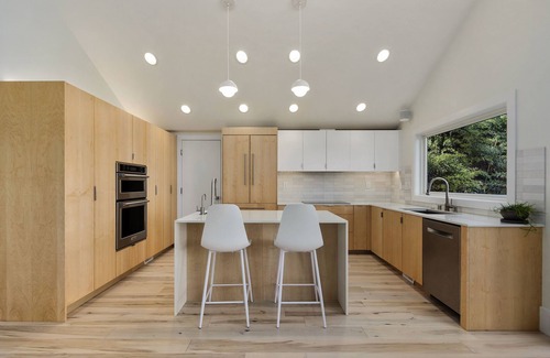 Seattle Metro Area Casa | Comfortable Lake-View Home in Seattle