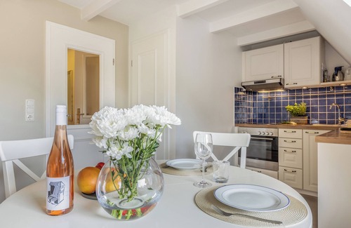 Tinnum Apartamento | Comfortable maisonette - vacation apartment under thatch invites you to relax on a
