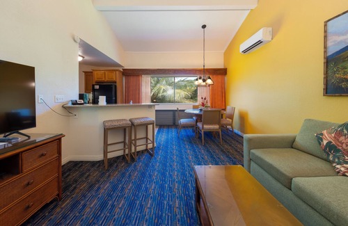 Princeville Hotel | Comfortable & Memorable Stay! 3 Convenient Units, Outdoor Pool, Parking Onsite!