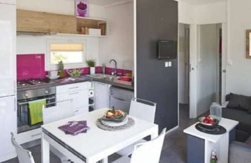 Wackersdorf Casa | comfortable mobile home on the lake with whirlpool (WA101)