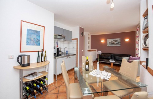 Alf Apartamento | Cómodo y moderno apartamento ubicado entre viñedos y bosque.