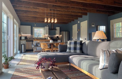 Gallupville Casa | Comfortable Modern Barn House in Peaceful Setting