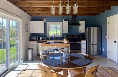 Gallupville Casa | Comfortable Modern Barn House in Peaceful Setting