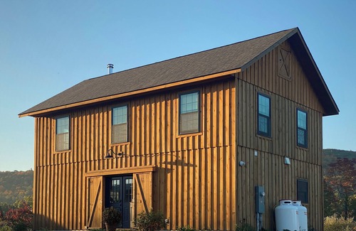 Gallupville Casa | Comfortable Modern Barn House in Peaceful Setting