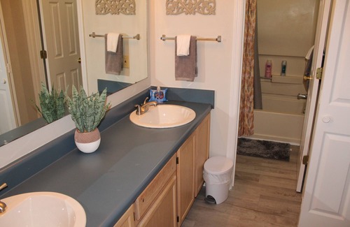 East Fayetteville Casa | Comfortable, Modern, Cozy
