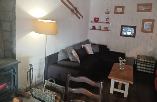 Mijanes Casa | COMFORTABLE MOUNTAIN HOUSE