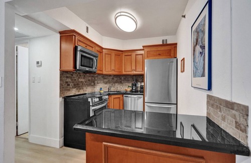 La Gorce Apartamento | Comfortable Ocean View Condo / Beach Service /1214