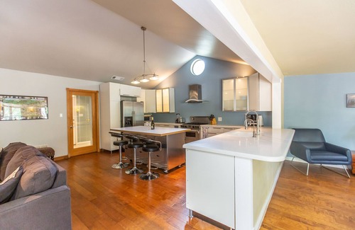 Travis Country Casa | Beautiful Open Concept 3/2 Home - ¡Próximamente el 13 de septiembre!
