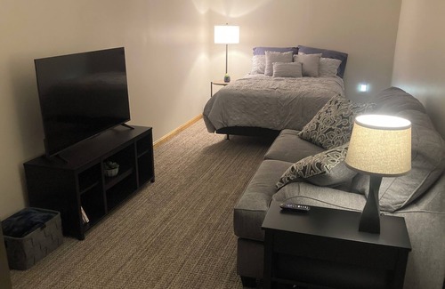 Hudson Casa | Comfortable Private room with bathroom and kitchenette.
