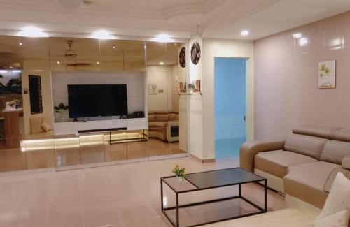 Taman Jati Casa | Comfortable Private Swimming Pool Homestay Melaka 20 Pax 5R3B