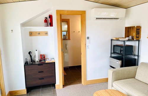 Louisville Apartamento | Comfortable, private studio three blocks to downtown