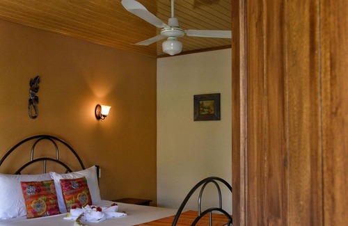 Tárcoles Hotel | Habitación Confortable con A/C cerca de las playas