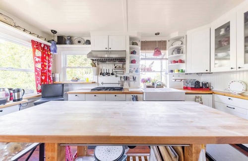 Bellingham Casa | Comfortable Room in our Home: S & W Windows: Hot Tub & Pool