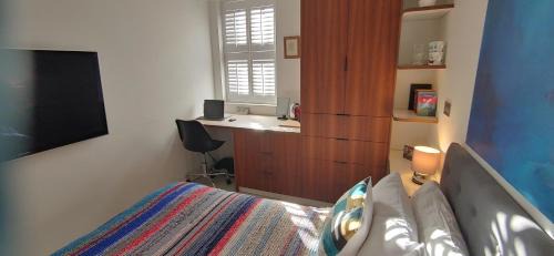 Tower Hill Casa | Comfortable Room With Ensuite