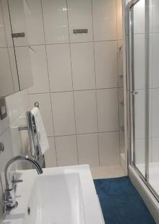 Tower Hill Casa | Comfortable Room With Ensuite