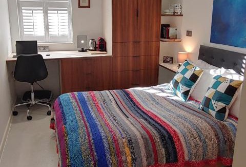 Tower Hill Casa | Comfortable Room With Ensuite