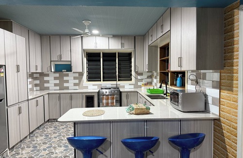 Honiara Cama Y Desayuno | Comfortable Rooms at Lonely Hill Apartment