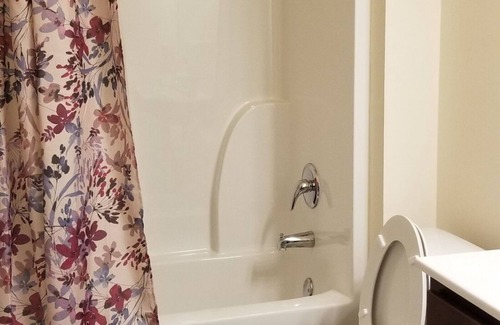 Tucker Casa | Comfortable rooms in a house- close to downtown Atlanta and hws (I-85 and I-285)