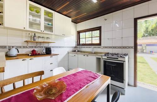Cotia Casa | Comfortable single-storey house in Granja