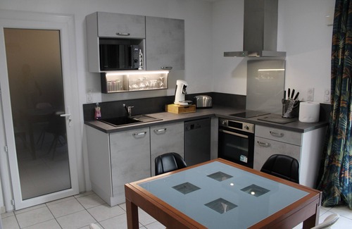 Sigean Villa | Comfortable single-storey villa with garage, parking, veranda terrace.