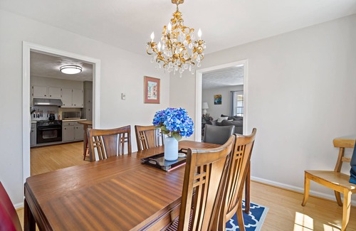 State College Casa | Cómodo y espacioso 5BD / 3BA - Camina hasta State College HS y 5 minutos Uber a PSU