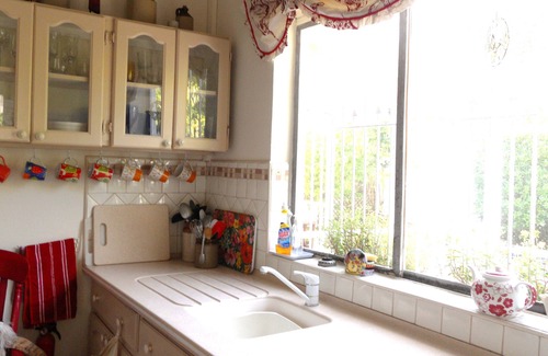 Sunset Crest Casa | Comfortable & spacious one bed westcoast apartment, near shops, beach and pool.