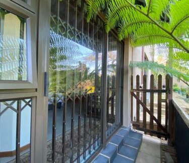 Berea Apartamento | Comfortable Spacious Garden Cottage