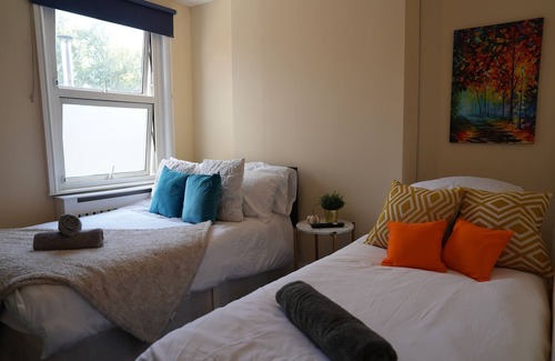 St. Leonard's Casa | Comfortable Spacious House With Serine Garden & Parking