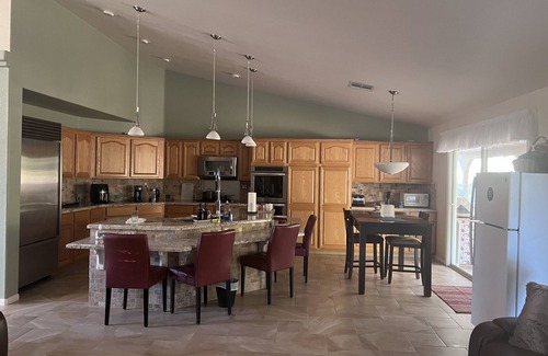 Lancaster Casa | Comfortable & spacious room in a family home. New furniture. Safe neighborhood!