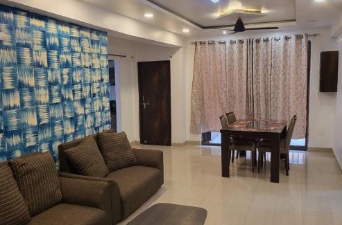 Bhopal Apartamento | Comfortable stay at heart of Bhopal INFRONT OF 90DEGREE FAMOUS BRIDGE
