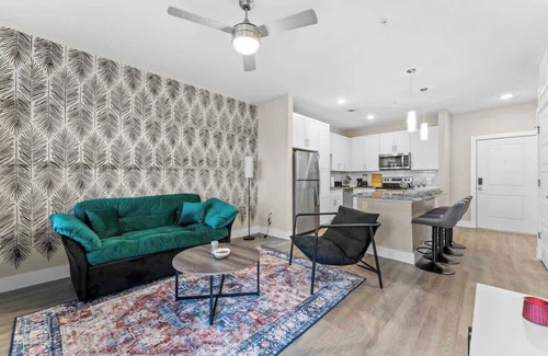 Southeast Orlando Apartamento | Comfortable Stay King Bed Near Parks, Pet-Friendly