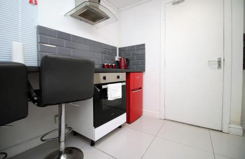 Cwmbrwla Apartamento | Comfortable Studio Near City Centre Free Parking