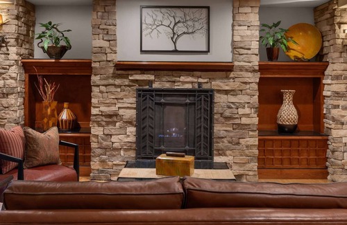 Milpitas Hotel | Comfortable Suite w/ breakfast Near Major Silicon Valley Attractions