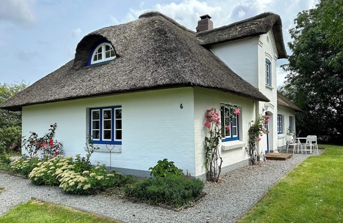 Osterhever Casa | Casa con techo de paja en una fantástica ubicación apartada cerca de St. Peter-Ording