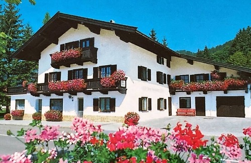 Entfelden Apartamento | Comfortable three-room vacation apartment with kitchen and south-facing balcony