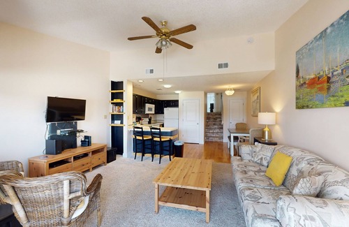 East End Casa | Comfortable townhome steps from beach with pool access, balcony, & W/D