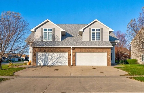 Wickham Casa | Comfortable townhome in GREAT location!