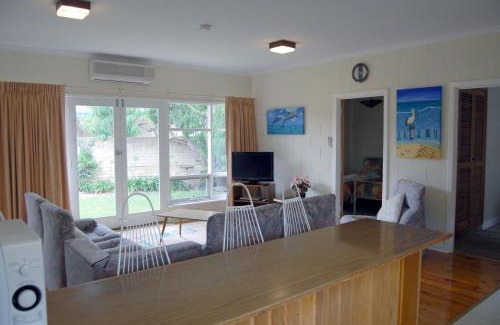 Victor Harbor Casa | Comfortable Unit Close to the Beach