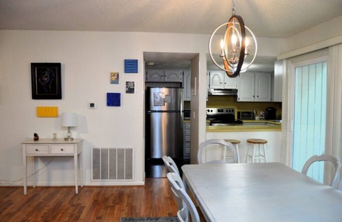 Hot Springs Village Casa | Comfortable Townhome a walk away from Lake Desoto