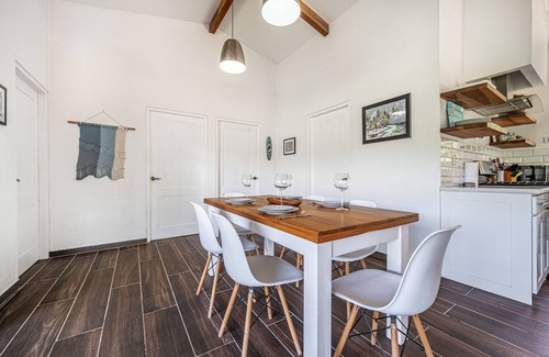 Villarreal Casa | Comfortable villa with 2 king beds, fast Wi-Fi, full kitchen & patio