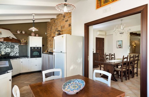 Trapani Villa | Comfortable villa with pool situated in a splendid panoramic location near Trapani