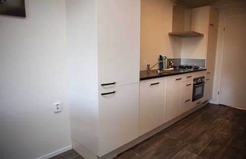 Voorthuizen Chalet De Esquí | Comfortably Furnished Chalet with Porch near Veluwe
