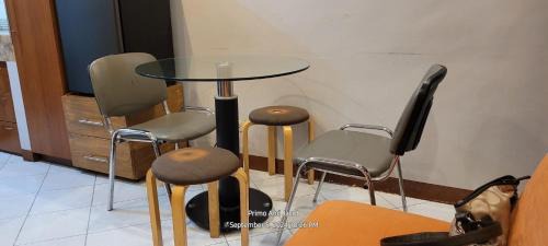 Ermita Apartamento | COMFY 1-BR Condo near SLEC, US Embassy, Malls,Park